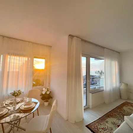 Currila Sunset Beaty